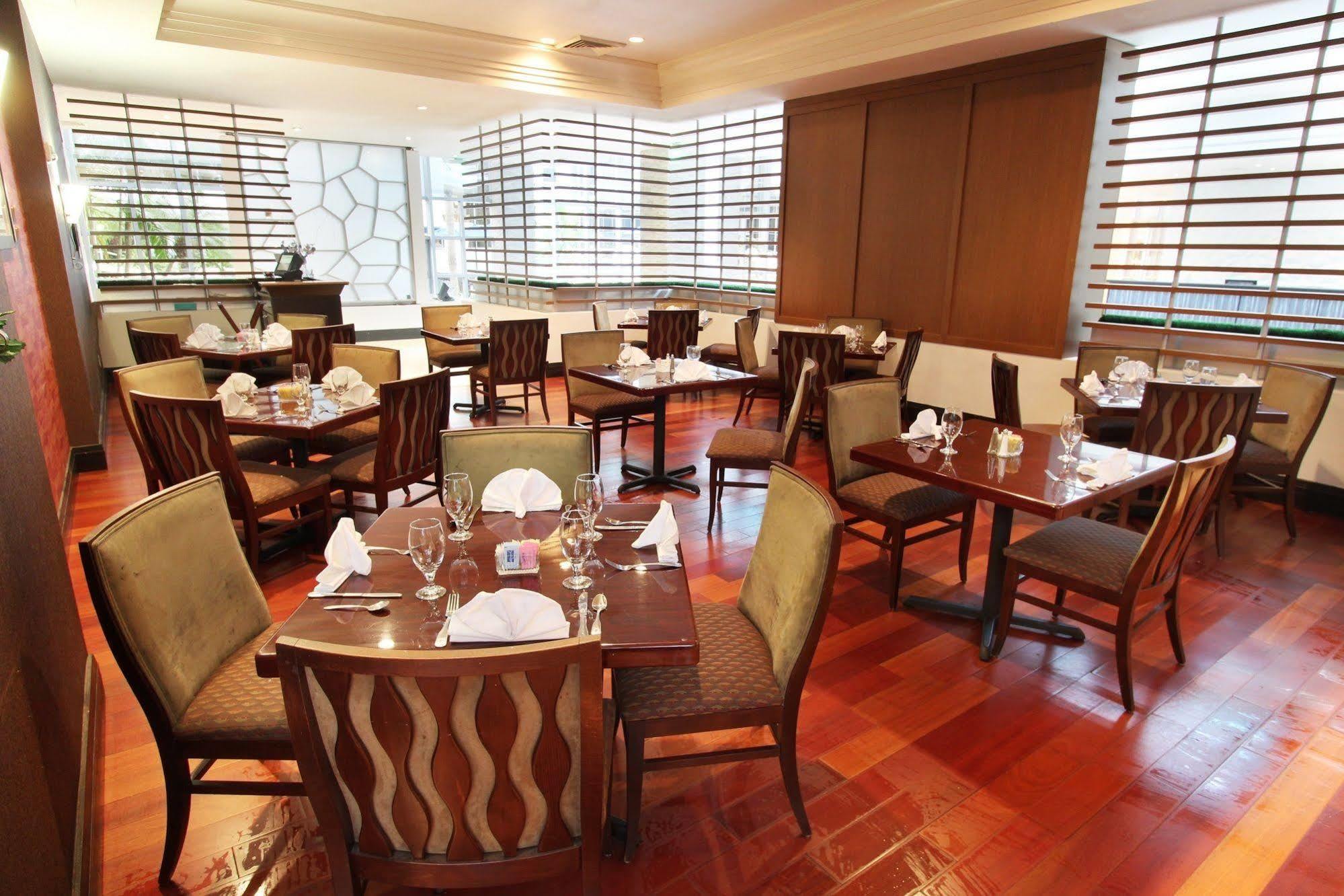 Sawgrass Grand Hotel And Suites Sports Complex Сънрайз Екстериор снимка